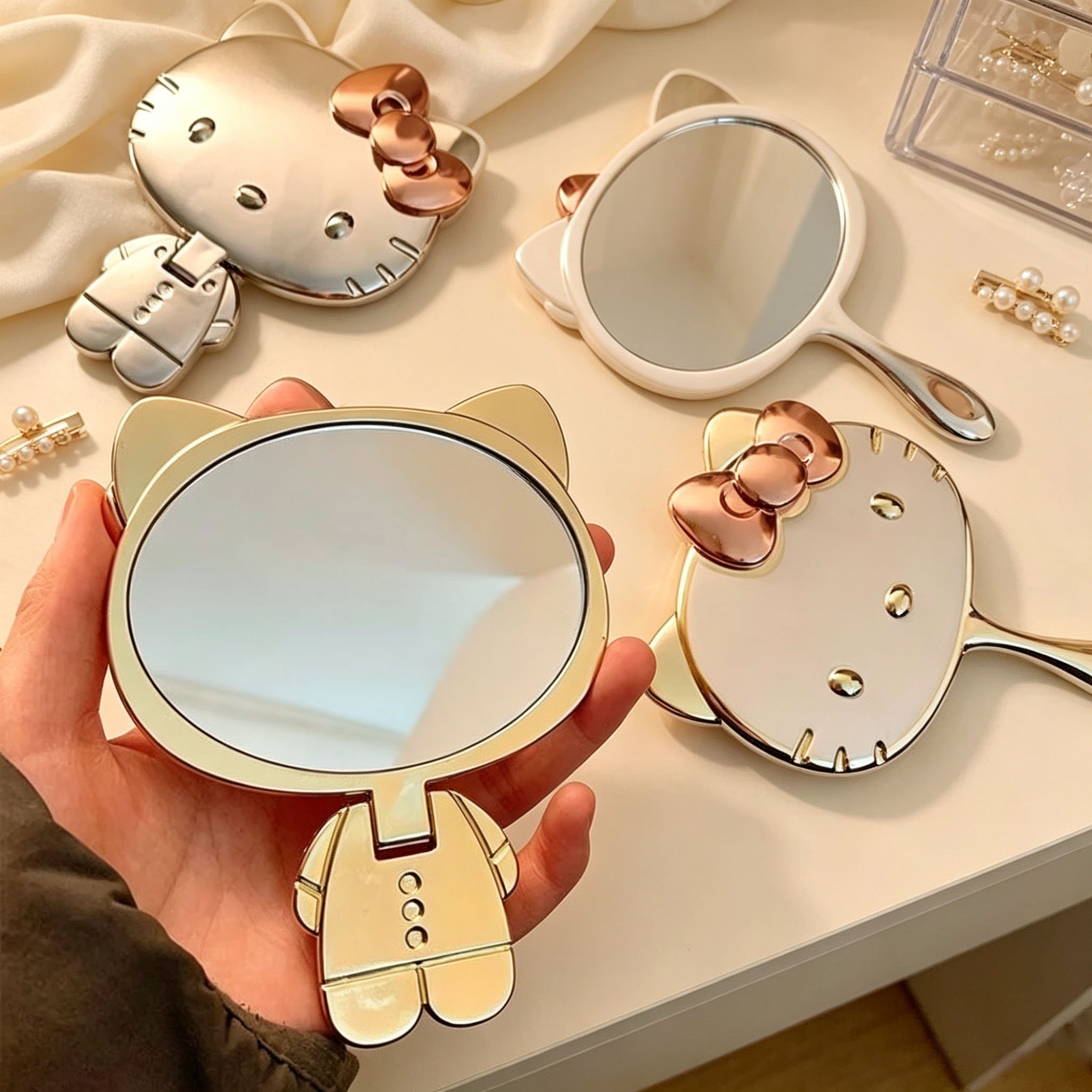 Beauty Makeup Edit - Espelho de Maquiagem Portátil Hello Kitty,